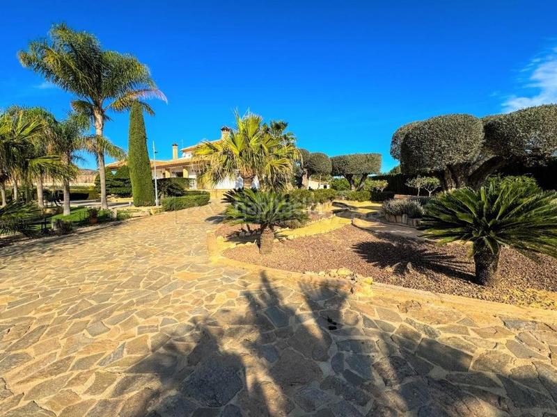 Foto b07f4e05-dea2-44a7-b966-735aef278172. Chalet villa en venta en centro, 5 dormitorios. en Orihuela