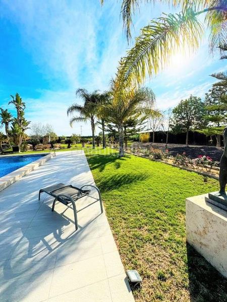 Foto b0c3d62f-ccab-44c3-8b3a-542dc26e2fd9. Chalet villa en venta en centro, 5 dormitorios. en Orihuela