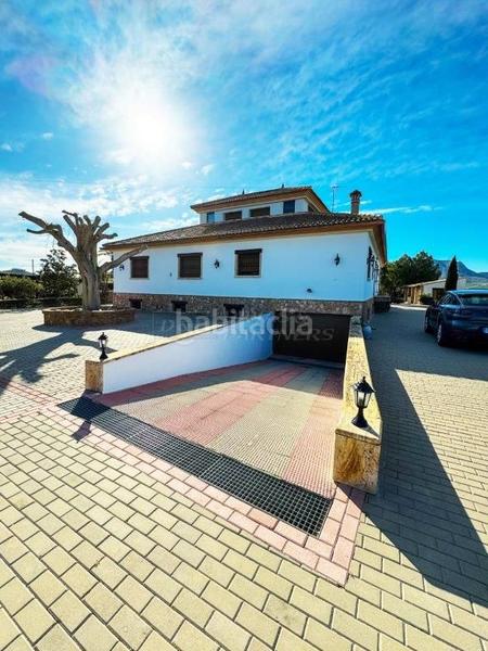 Foto b5fba65b-d7f5-4187-b8b0-d9e17752c0df. Chalet villa en venta en centro, 5 dormitorios. en Orihuela