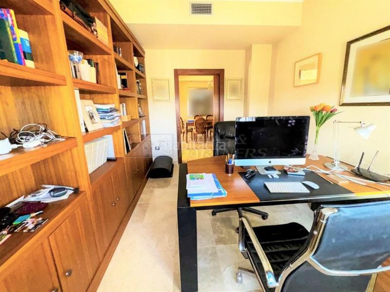 Foto bef7abfa-9662-47e5-b64d-f5a2918dc9d3. Chalet villa en venta en centro, 5 dormitorios. en Orihuela