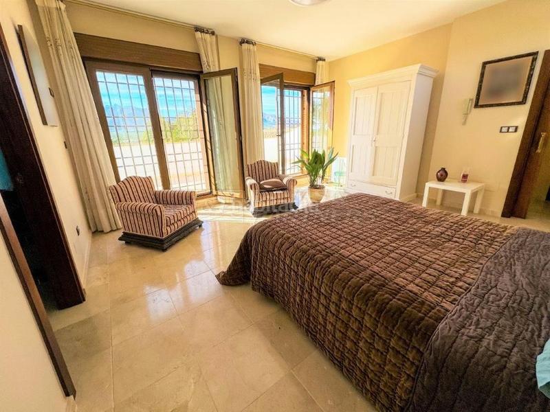 Foto d7fa5d7c-0d9e-4e36-9a27-1052d40a47e5. Chalet villa en venta en centro, 5 dormitorios. en Orihuela