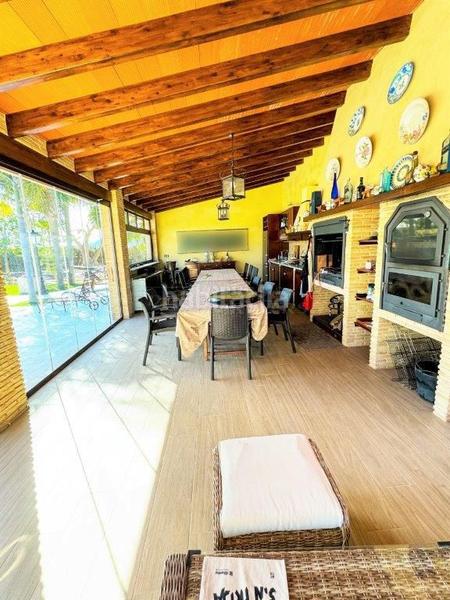 Foto fa5dca9e-0fbf-481a-b097-f1c8c4628e62. Chalet villa en venta en centro, 5 dormitorios. en Orihuela