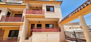 Casa adossada a Desamparados - Hurchillo - Torremendo. Adosado en venta en los desamparados, 3 dormitorios.