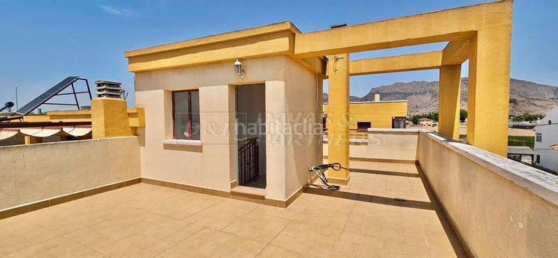 Foto fc518af3-448e-4d36-b189-e1df2583cf73. Casa adosada adosado en venta en los desamparados, 3 dormitorios. en Orihuela