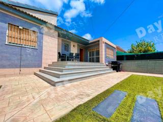 Chalet à Los Balcones-Los Altos. Chalet en venta en los balcones, 3 dormitorios.
