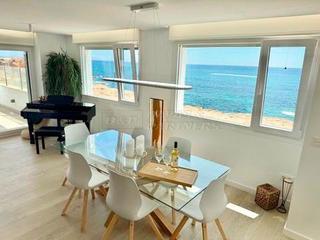 Xalet a Alfredo nobel 32. Chalet en venta en las calas, 3 dormitorios.