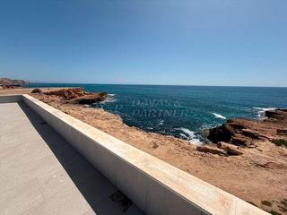 Xalet a Alfredo nobel 32. Chalet en venta en las calas, 3 dormitorios.