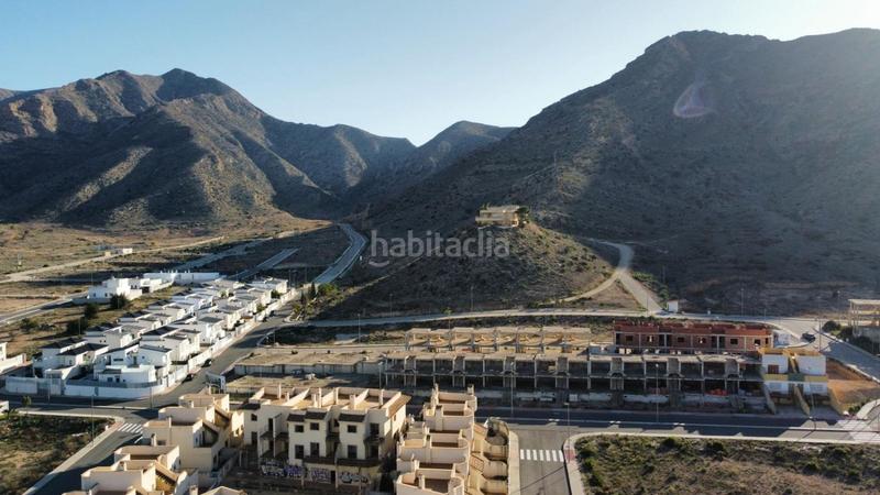 Foto 3086f359-c42e-4026-83f4-09a56435b8a4. Casa adossada amb piscina a Cox