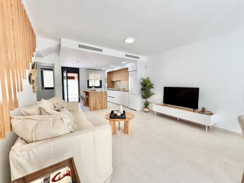 Foto 7ead6f82-ebb2-4d82-8176-6b075a5550c8. Casa adossada amb piscina a Cox