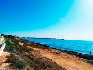 Chalet à Mare nostrum. Villa en venta en la veleta  1 línea, 4 dormitorios.