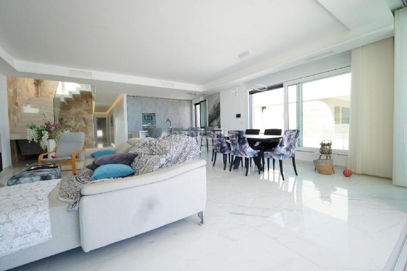 Foto 1f8354a4-ab0a-4e47-8e8d-d409b09f5455. Xalet a Los Europeos Torrevieja