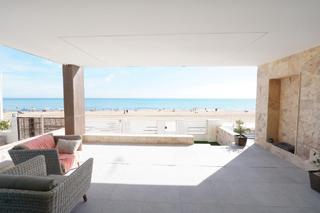 Xalet a Los Europeos. Villa en venta en la mata, 4 dormitorios.