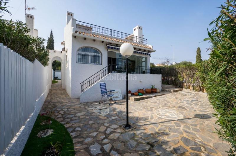 Foto 4572d604-cd37-453d-a236-6149d7cfd0b7. Chalet  en venta en playa flamenca, 3 dormitorios. en Orihuela
