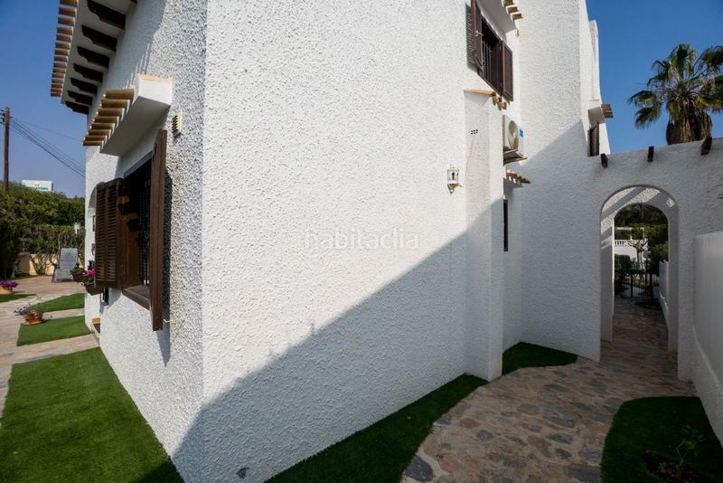 Foto 7f7324fc-08ce-4f2a-982c-d6a3311cbe6d. Chalet  en venta en playa flamenca, 3 dormitorios. en Orihuela