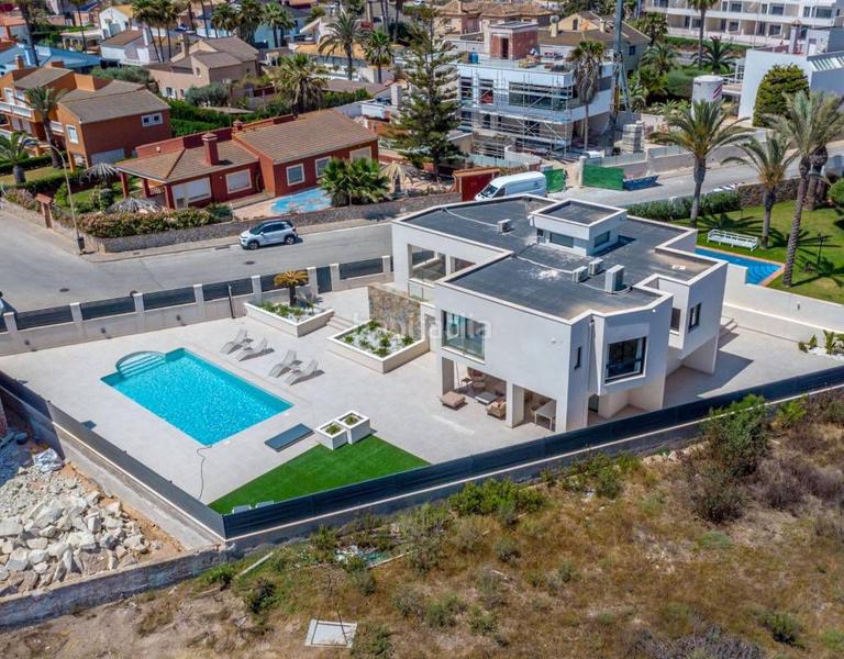 Foto 6aa6d072-23e9-48c9-85b1-1a02788e407b. Chalet mit parking pool in La Veleta Torrevieja