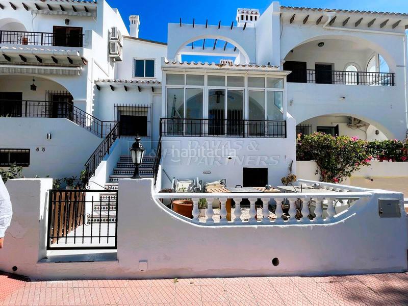 Foto 0b9c9607-6aa4-413d-83ef-c79ace7b15dd. Casa a schiera con piscina in Aguas Nuevas Torrevieja