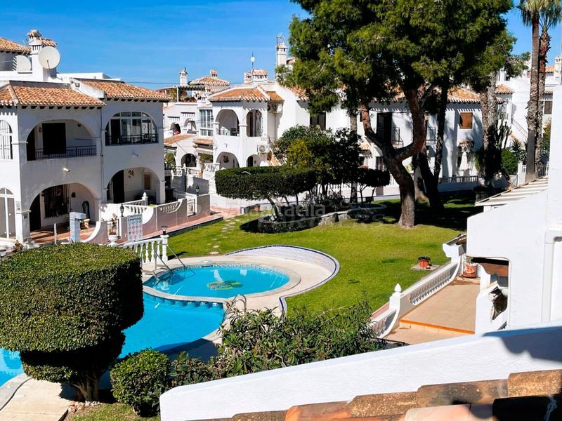 Foto bc68cc33-a323-4a1f-8559-efa428eed7a7. Casa a schiera con piscina in Aguas Nuevas Torrevieja