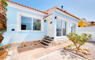 Haus in Ibiza. Casa en venta en aguas nuevas, 3 dormitorios.