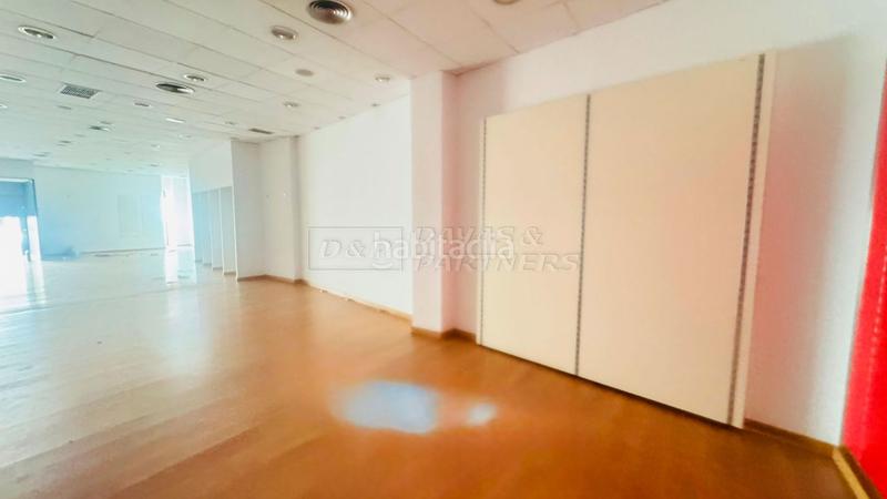 Foto 4063f263-a448-4904-9948-ad34c5e74350. Alquiler local comercial local en alquiler en centro. en Orihuela