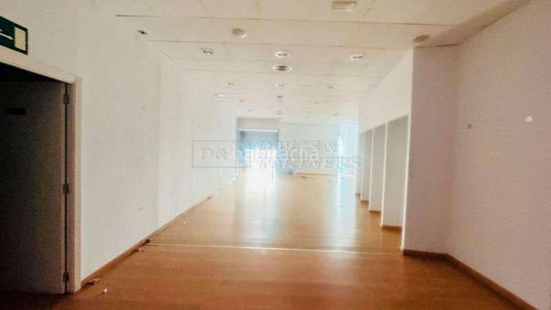 Foto b77e7ed6-e9b7-45b3-aa97-aef5c1afab5c. Alquiler local comercial local en alquiler en centro. en Orihuela