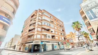 Pis a Apolo 33. Piso en venta en centro, 4 dormitorios.