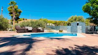 Chalet à Peña de las Águilas. Chalet en venta en urbanizaciones, 3 dormitorios.