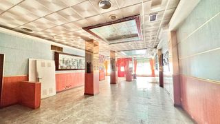 Lloguer Local Comercial a Teodomiro 21. Local en alquiler en centro.