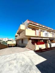 Location Maison jumelée à Playa Flamenca. Adosado en alquiler en playa flamenca, 3 dormitorios.