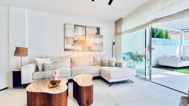 Foto 35a0c536-f8ff-48dd-b8d9-d8c7b005f4cc. Casa adossada amb calefacció aparcament a La Veleta Torrevieja