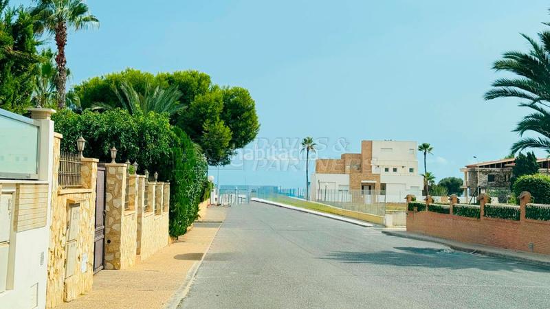 Foto 73814d0f-8cdb-4ebc-98b5-2b871bfb51ce. Casa adossada amb calefacció aparcament a La Veleta Torrevieja