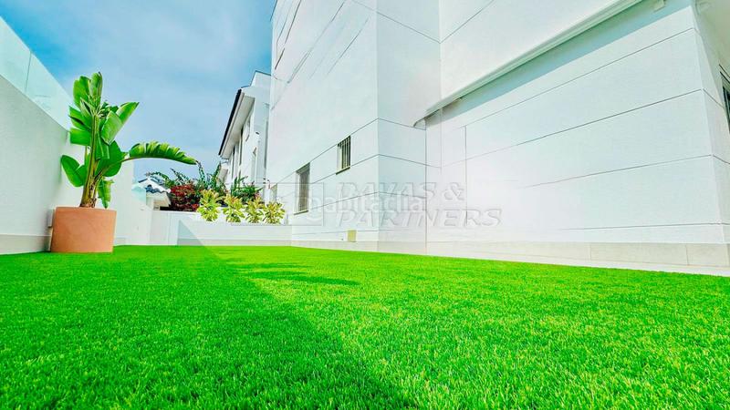 Foto 7e3f6e61-1ab4-4656-b97e-fdfdf0c9c66b. Casa adossada amb calefacció aparcament a La Veleta Torrevieja