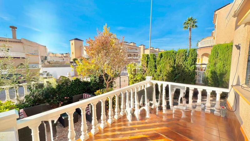 Foto 1e14afdf-ab38-4603-871f-c89c76505561. Semi detached house in báltico 12 in Lomas de Cabo Roig - Los Dolses Orihuela