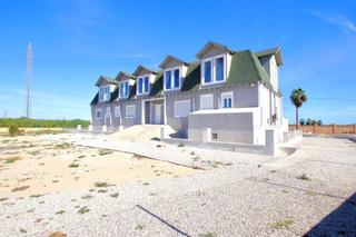 Chalet à San Miguel de Salinas. Villa en venta en montesinos los, 4 dormitorios.