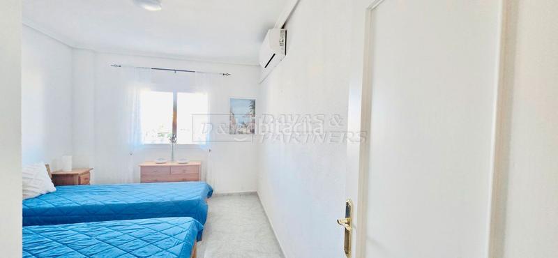 Foto 19a8b5ae-6bab-4c0d-99f3-f22a991286d2. Etagenwohnung mit parking pool in Playa Flamenca Orihuela