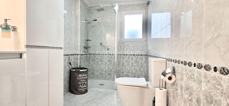 Foto a809fe7f-b76f-43e5-afc9-bd00f1efb771. Etagenwohnung mit parking pool in Playa Flamenca Orihuela