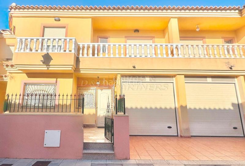 Foto fcad268f-4391-49a4-ae2b-016a37b8d939. Casa adossada amb aparcament a Montepinar - La Aparecida - Raiguero Orihuela