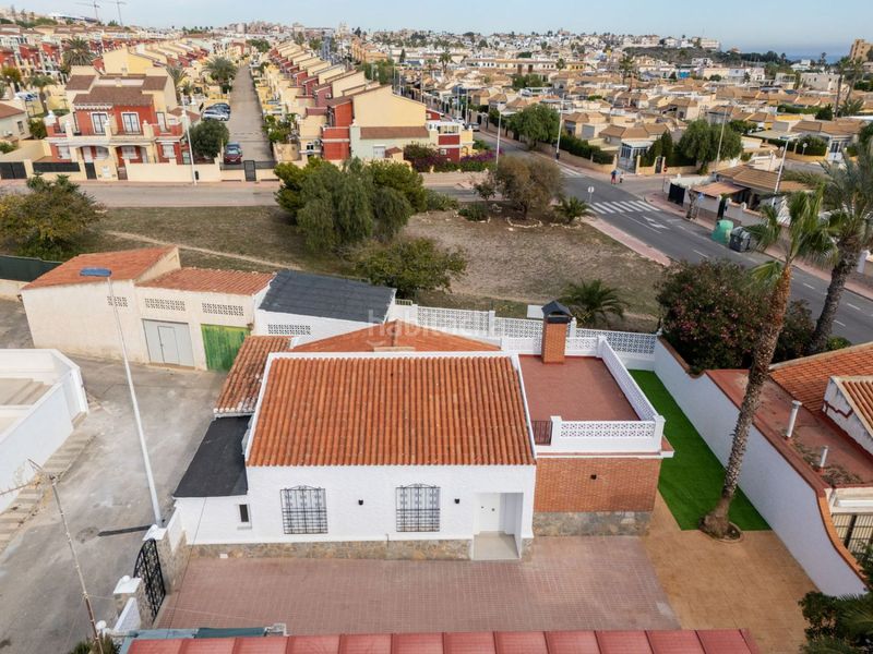 Foto 7cba1348-4022-4a54-89ec-0fc90c1ce3b7. Xalet amb aparcament piscina a Zona los Frutales Torrevieja
