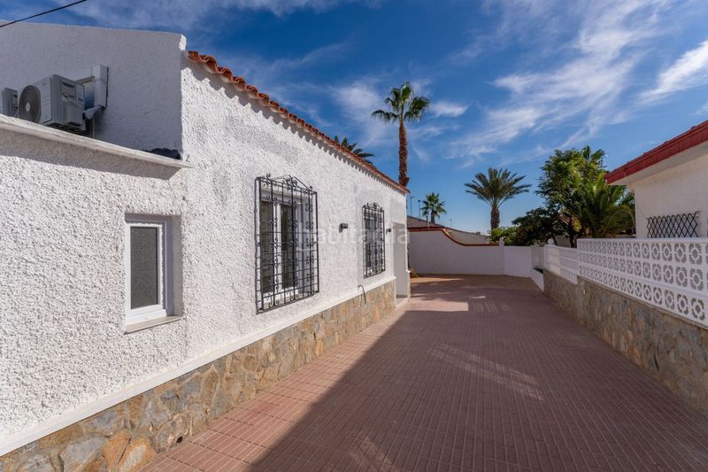 Foto 9728a51d-3718-4617-9c78-ce35dfe50a85. Xalet amb aparcament piscina a Zona los Frutales Torrevieja