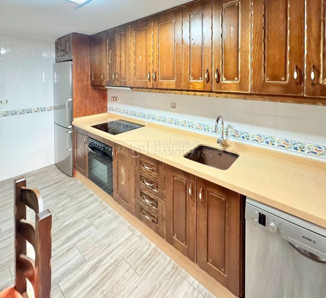 Foto b6ee4dc1-880f-4280-b37c-dd869446bc08. Pis a Orihuela ciudad Orihuela