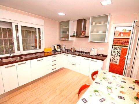 Foto 14b21ccd-9f0b-4b9c-b1dd-36a67c390973. Chalet villa en venta en La Veleta, 5 dormitorios. en Torrevieja