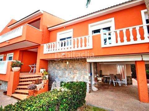 Foto 1b1943c3-564a-46c6-bd76-f1c674ece24f. Chalet villa en venta en La Veleta, 5 dormitorios. en Torrevieja