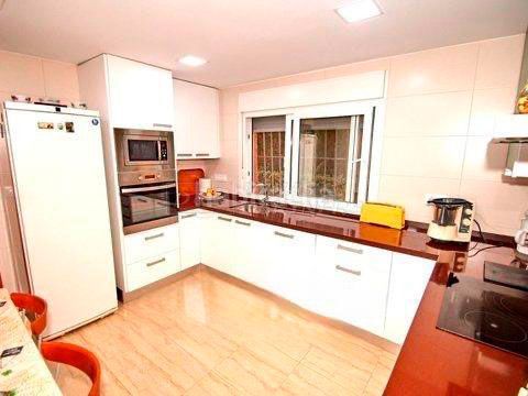 Foto 2379fff7-6a2b-426a-b03b-4fd30b5b6836. Chalet villa en venta en La Veleta, 5 dormitorios. en Torrevieja