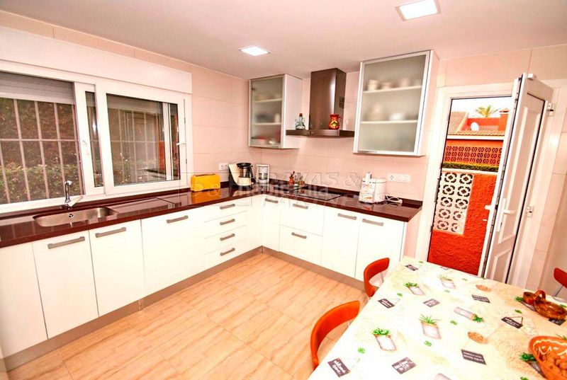 Foto 72316b91-2f34-4dd9-be68-4ec918c20d02. Chalet villa en venta en La Veleta, 5 dormitorios. en Torrevieja