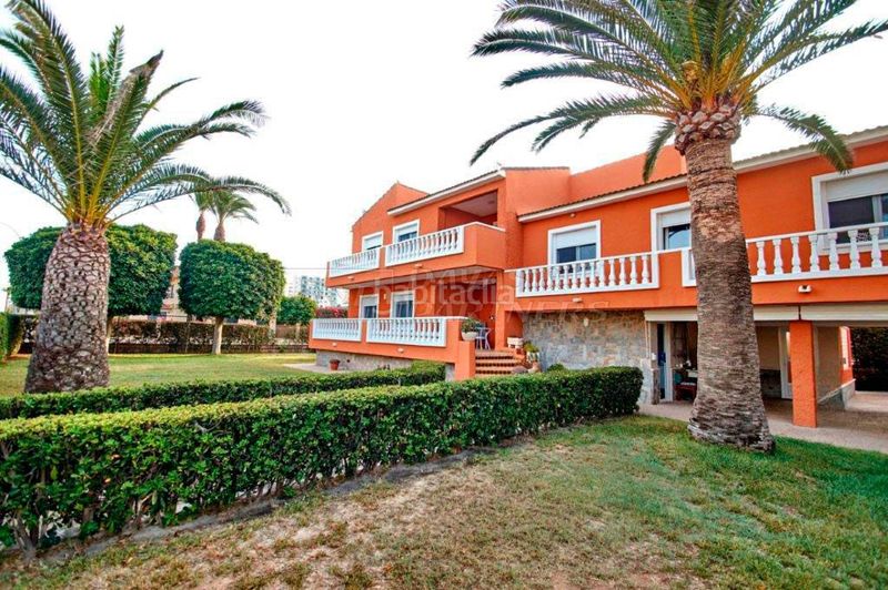 Foto 7fc26ca9-30dc-4321-ade3-71666556235d. Chalet villa en venta en La Veleta, 5 dormitorios. en Torrevieja