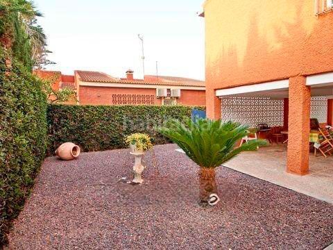 Foto 83381e3a-bb32-4b16-b987-cf417f25ff45. Chalet villa en venta en La Veleta, 5 dormitorios. en Torrevieja