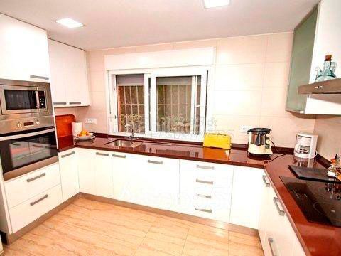 Foto 8388035b-51df-4366-9798-e965a61a87ce. Chalet villa en venta en La Veleta, 5 dormitorios. en Torrevieja