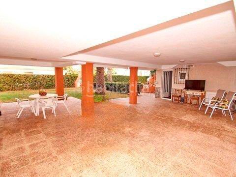 Foto b4f9a257-5b65-47f3-aa76-b0a7804c6ec8. Chalet villa en venta en La Veleta, 5 dormitorios. en Torrevieja