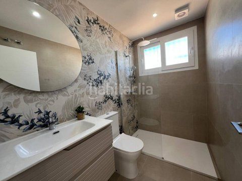 Foto 9aca87c1-132d-41ea-b82d-88fe14e03412. Casa adossada amb calefacció aparcament a Zona los Frutales Torrevieja