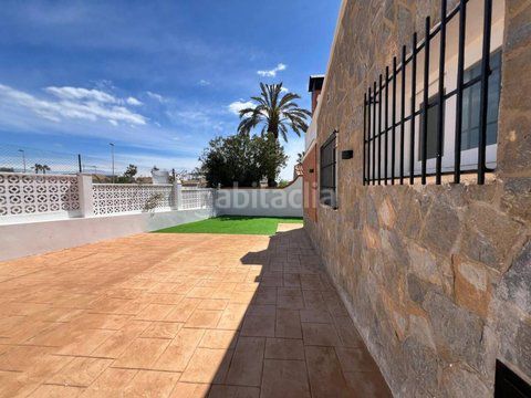 Foto a7b026ee-5f1b-444f-8bfa-e5ad0b515ec8. Casa adossada amb calefacció aparcament a Zona los Frutales Torrevieja