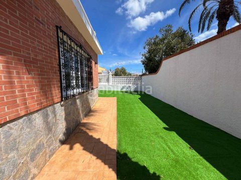 Foto c338612e-c89c-473c-8fe5-359e81a8e8b1. Casa adossada amb calefacció aparcament a Zona los Frutales Torrevieja